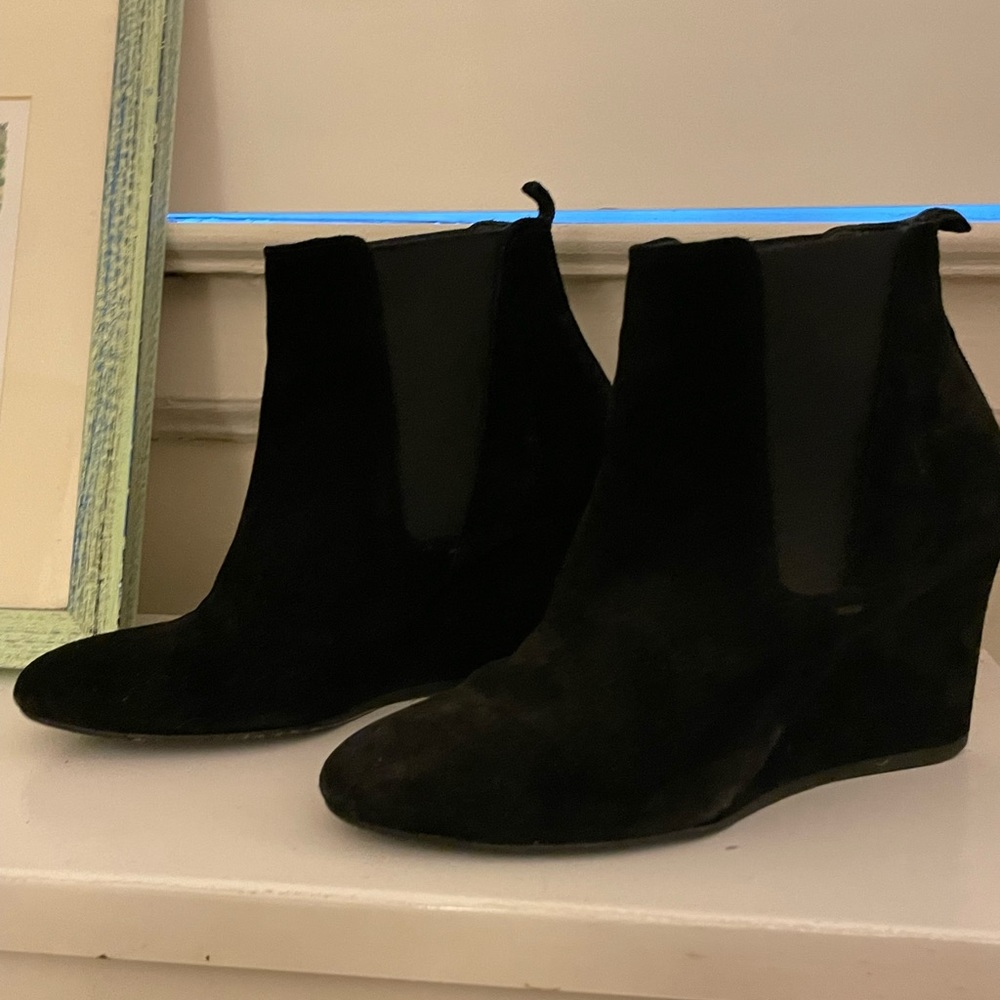 Black suede nearly new lavin booties